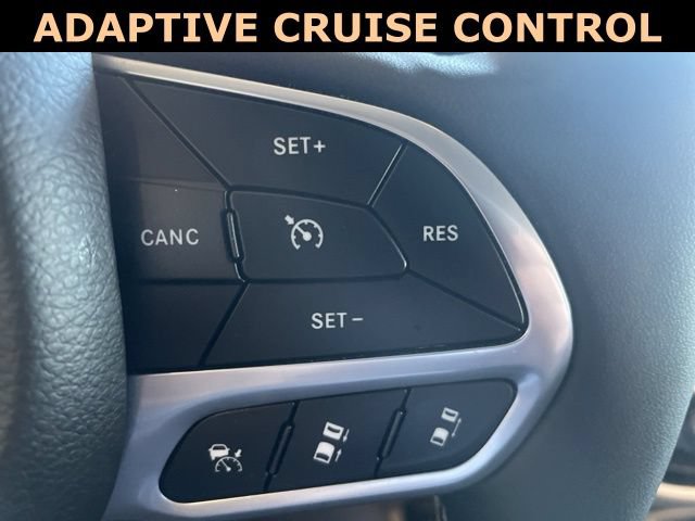 Used 2024 Chrysler Pacifica Touring-L FWD image 17