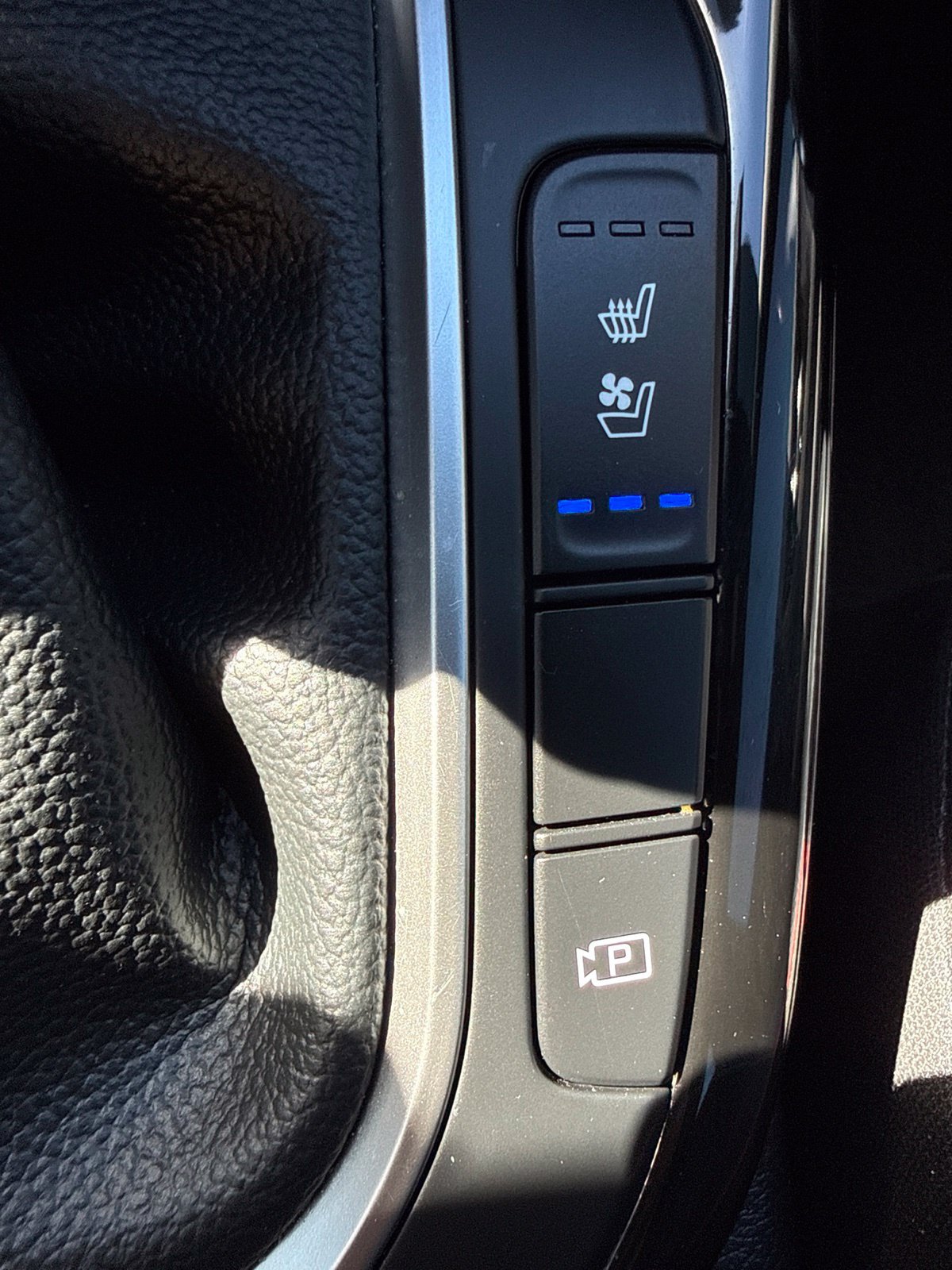 Used 2023 Kia Forte GT w/ GT2 Package FWD image 28