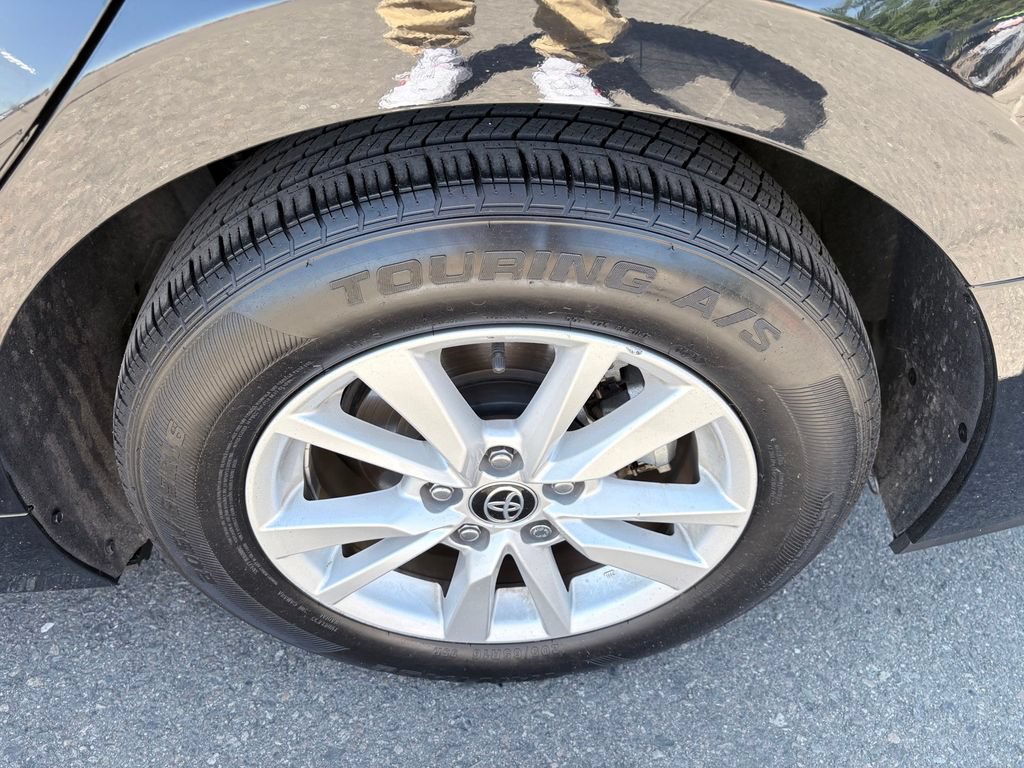 Used 2025 Toyota Camry LE FWD image 26
