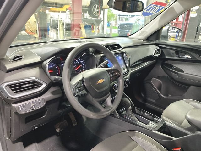 Used 2023 Chevrolet TrailBlazer LT w/ Convenience Package FWD image 10