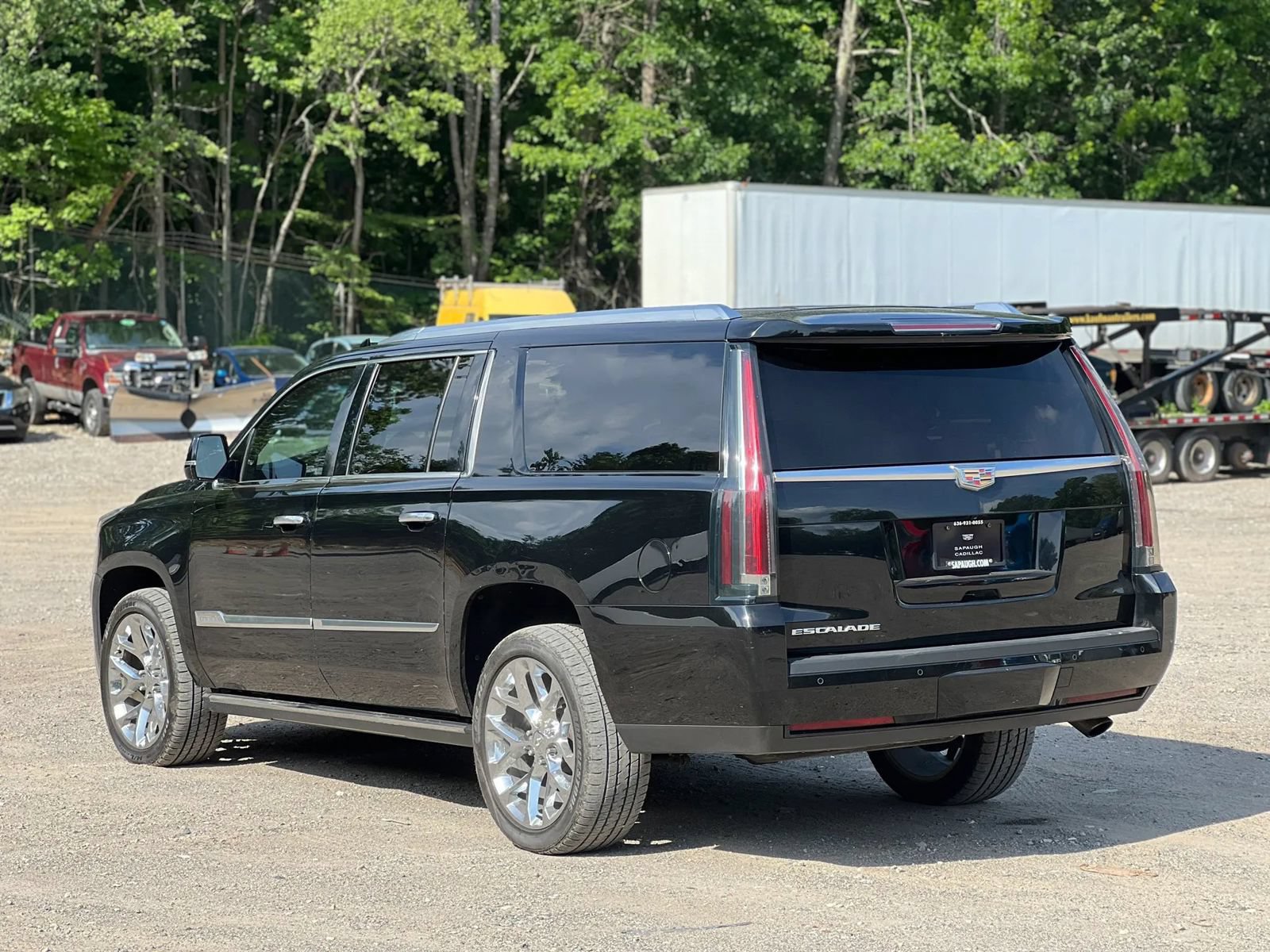Used 2016 Cadillac Escalade ESV Premium AWD/4WD image 4