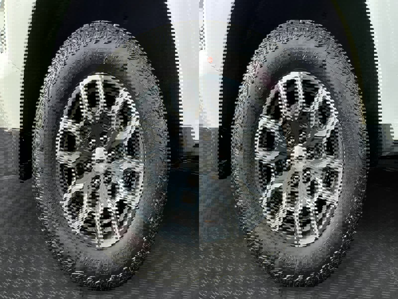 Used 2023 Chevrolet Colorado Z71 w/ Z71 Convenience Package 2 image 12