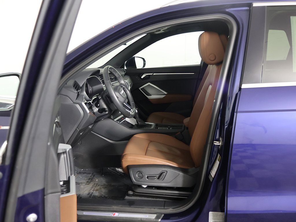 Used 2022 Audi Q3 2.0T Premium w/ Convenience Package image 27