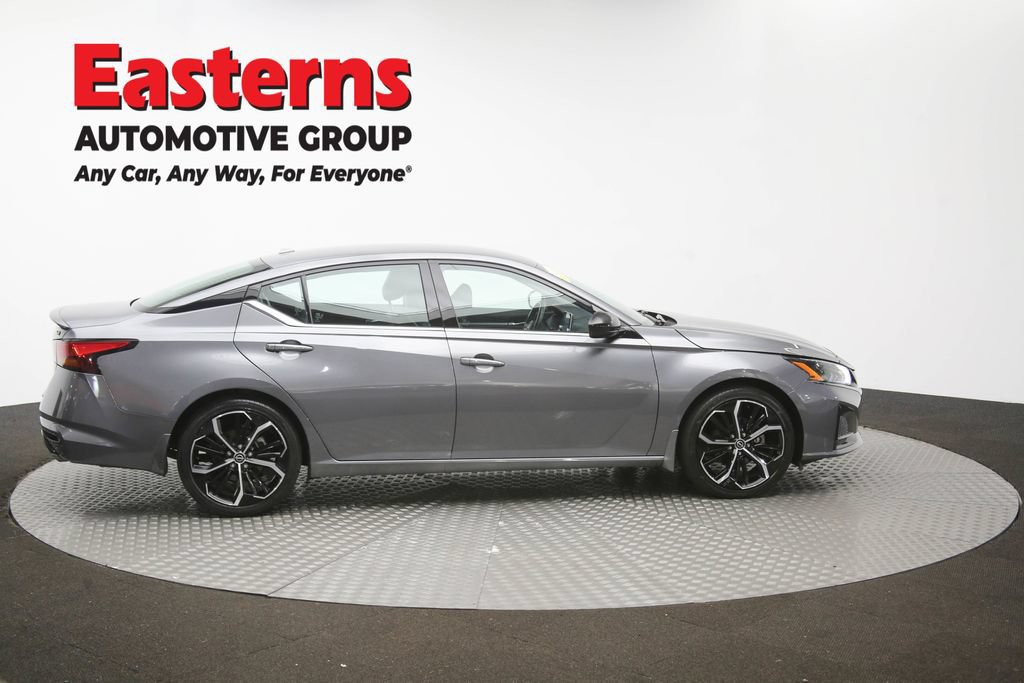 Used 2023 Nissan Altima 2.5 SR FWD image 43
