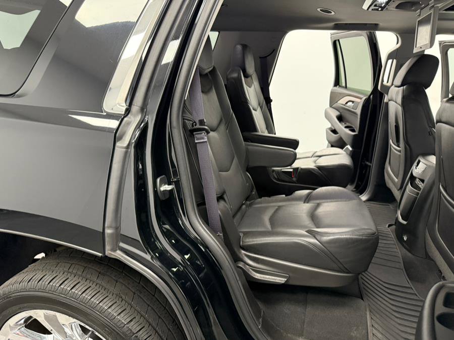 Used 2015 Cadillac Escalade Premium image 38