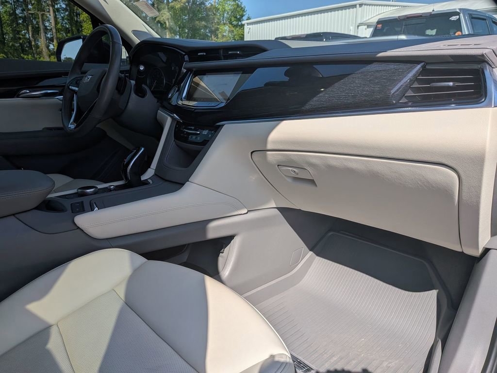 Certified 2025 Cadillac XT6 Premium Luxury w/ Technology Package image 31