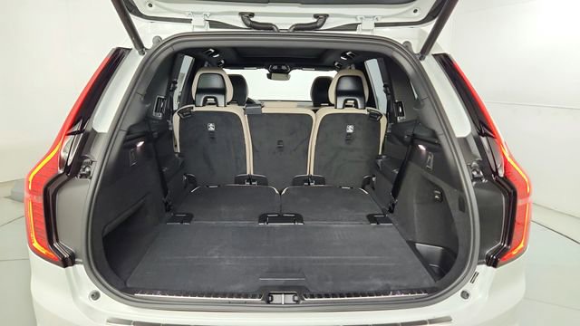 Used 2026 Volvo XC90 B6 Plus w/ Protection Package Premier AWD/4WD image 43