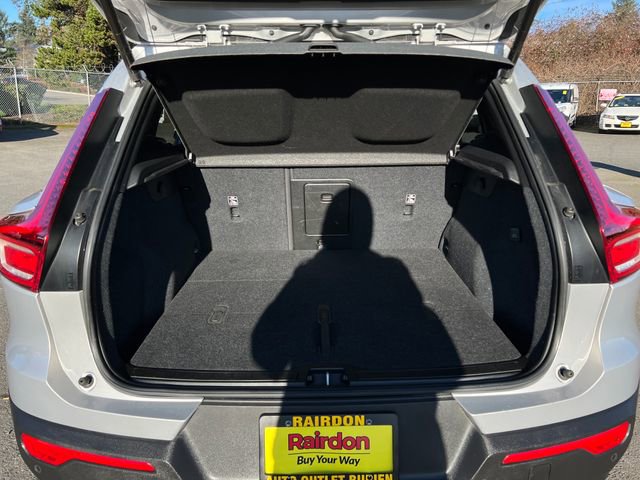 Used 2023 Volvo XC40 Recharge Ultimate image 16