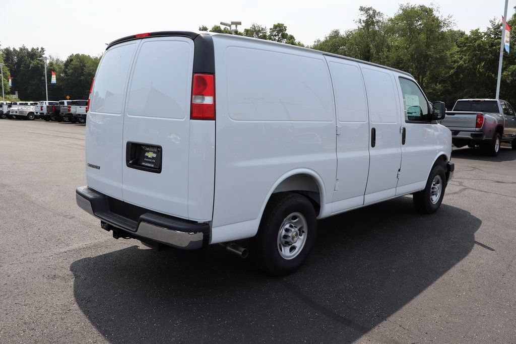 New 2025 Chevrolet Express 2500 w/ Driver Convenience Package RWD image 28