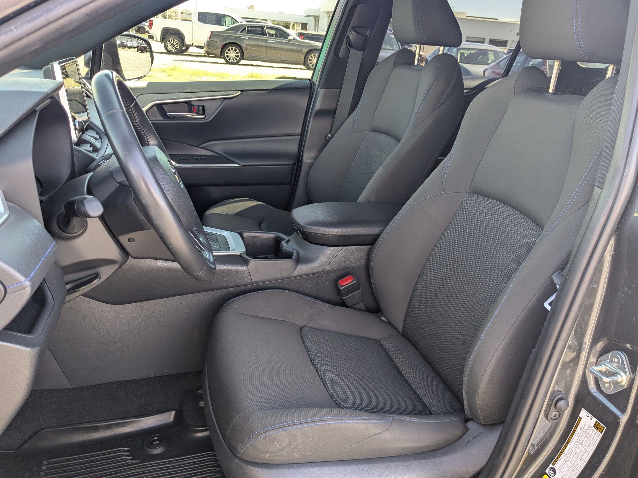 Used 2024 Toyota RAV4 SE w/ Convenience Package AWD/4WD image 26