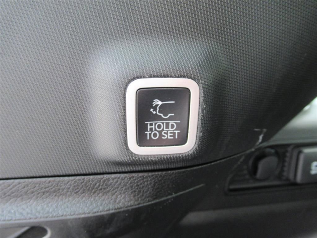 Certified 2024 Jeep Grand Cherokee Limited w/ Black Appearance Package image 35