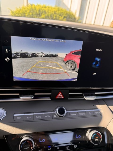 Used 2025 Hyundai Elantra SEL image 20