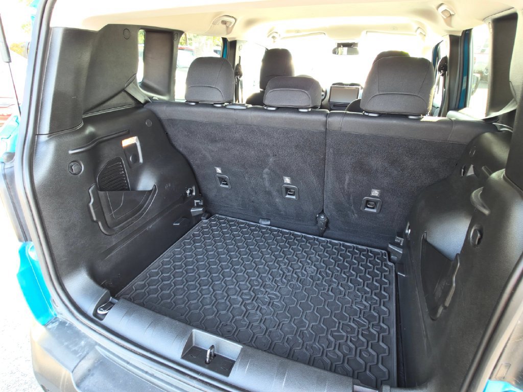 Used 2021 Jeep Renegade Sport w/ Sport Appearance Group AWD/4WD image 21