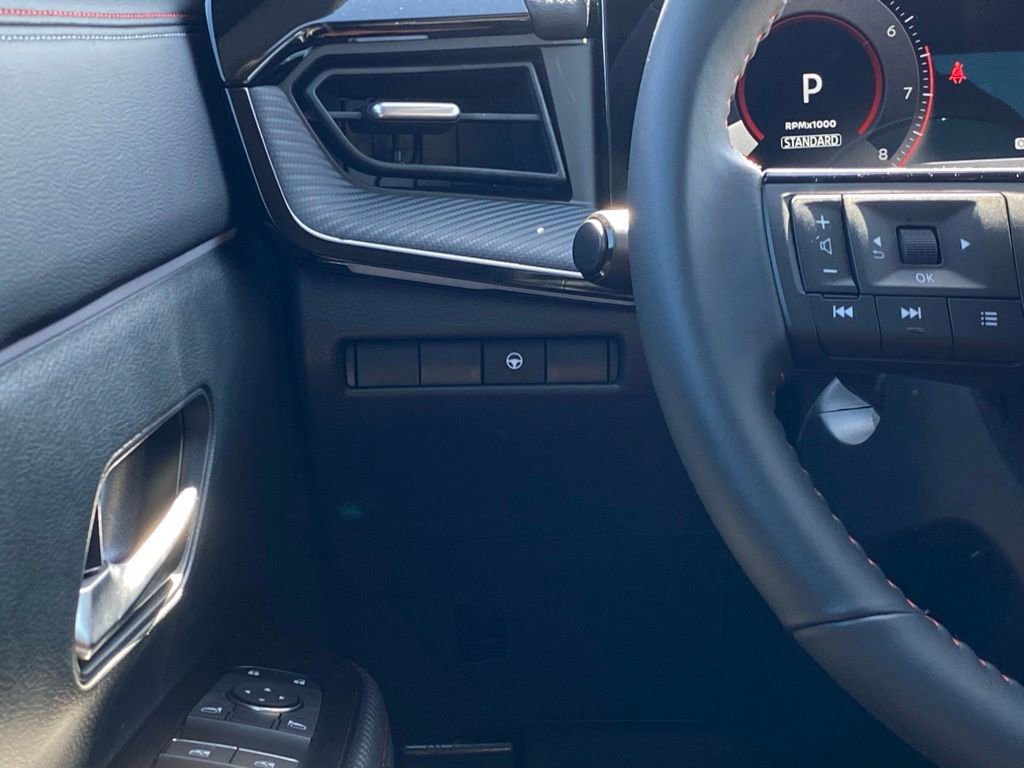 New 2025 Nissan Kicks SR image 24