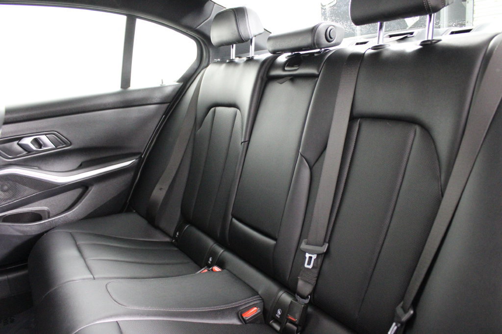 Used 2025 BMW 330i Sedan RWD image 19