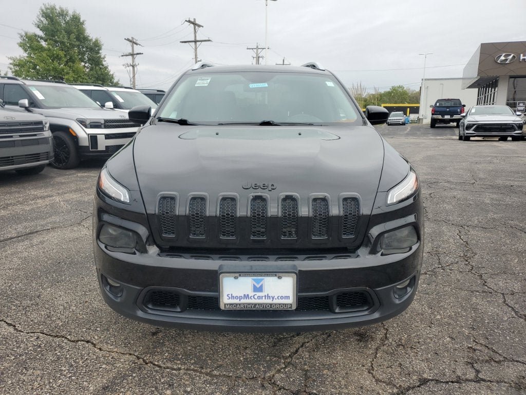 Used 2018 Jeep Cherokee Latitude Plus w/ Cold Weather Group AWD/4WD image 2