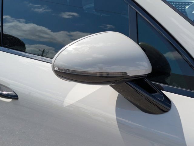 Used 2020 Porsche Macan Turbo image 12