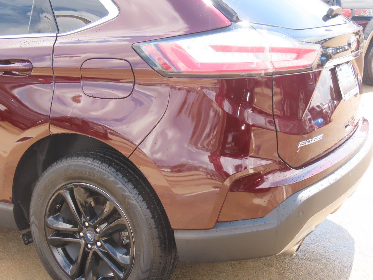 Used 2020 Ford Edge SEL w/ Convenience Package FWD image 16