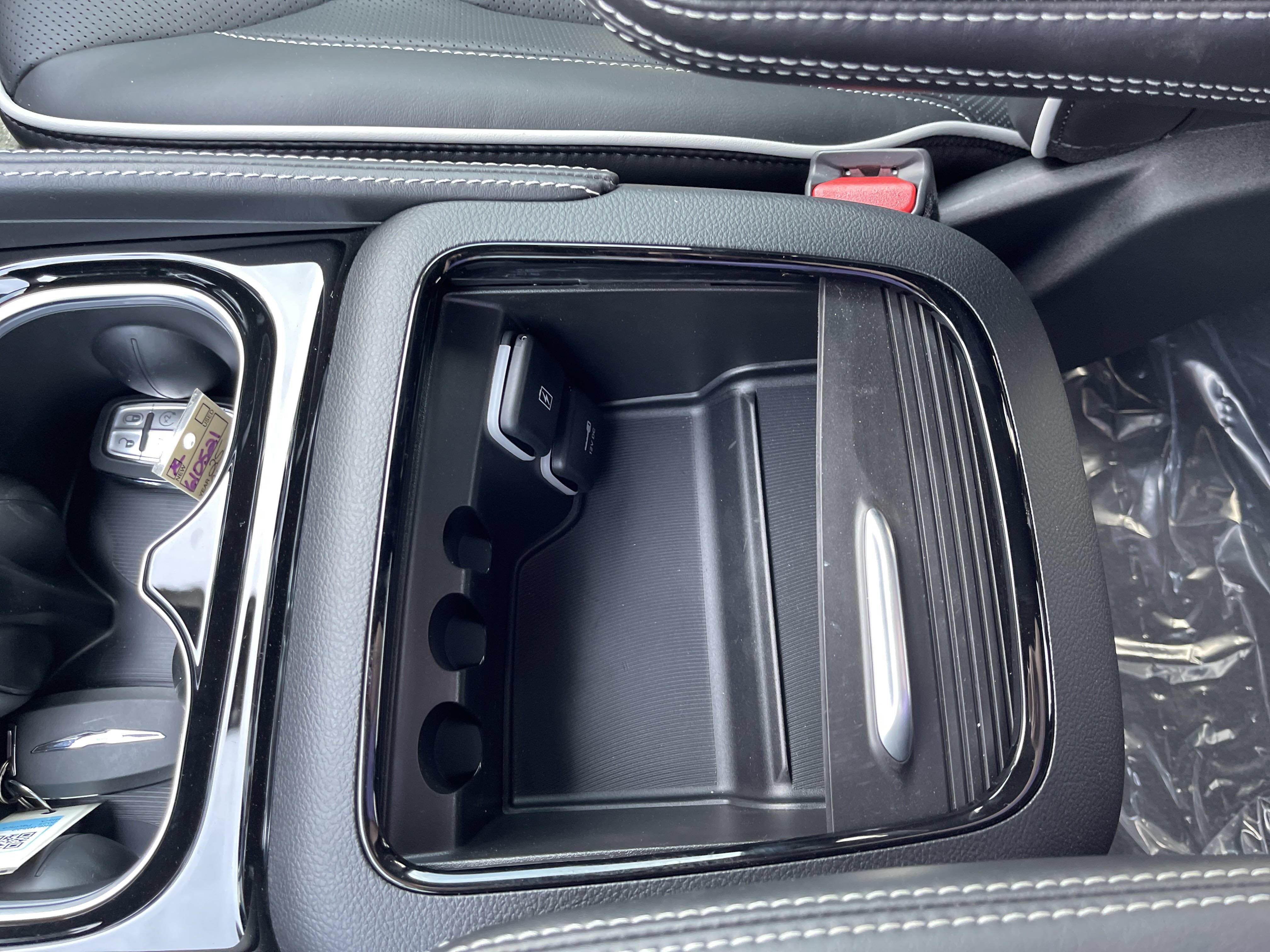 New 2025 Chrysler Pacifica Limited FWD image 29