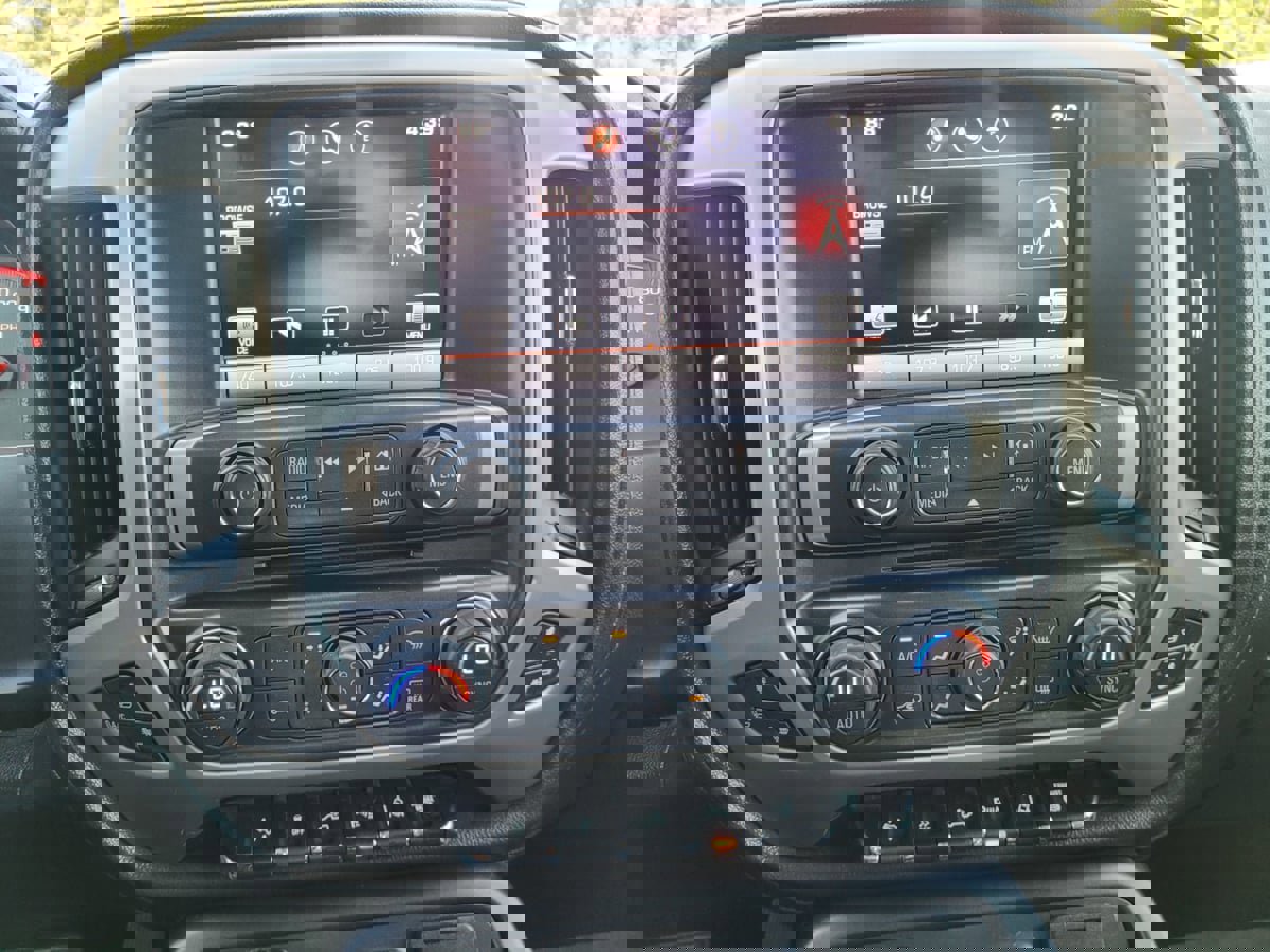 Used 2015 GMC Sierra 3500 Denali w/ Duramax Plus Package image 18