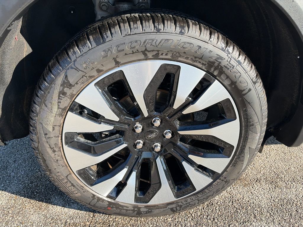 Used 2026 Ford Explorer Platinum w/ LUX Leather Package image 14