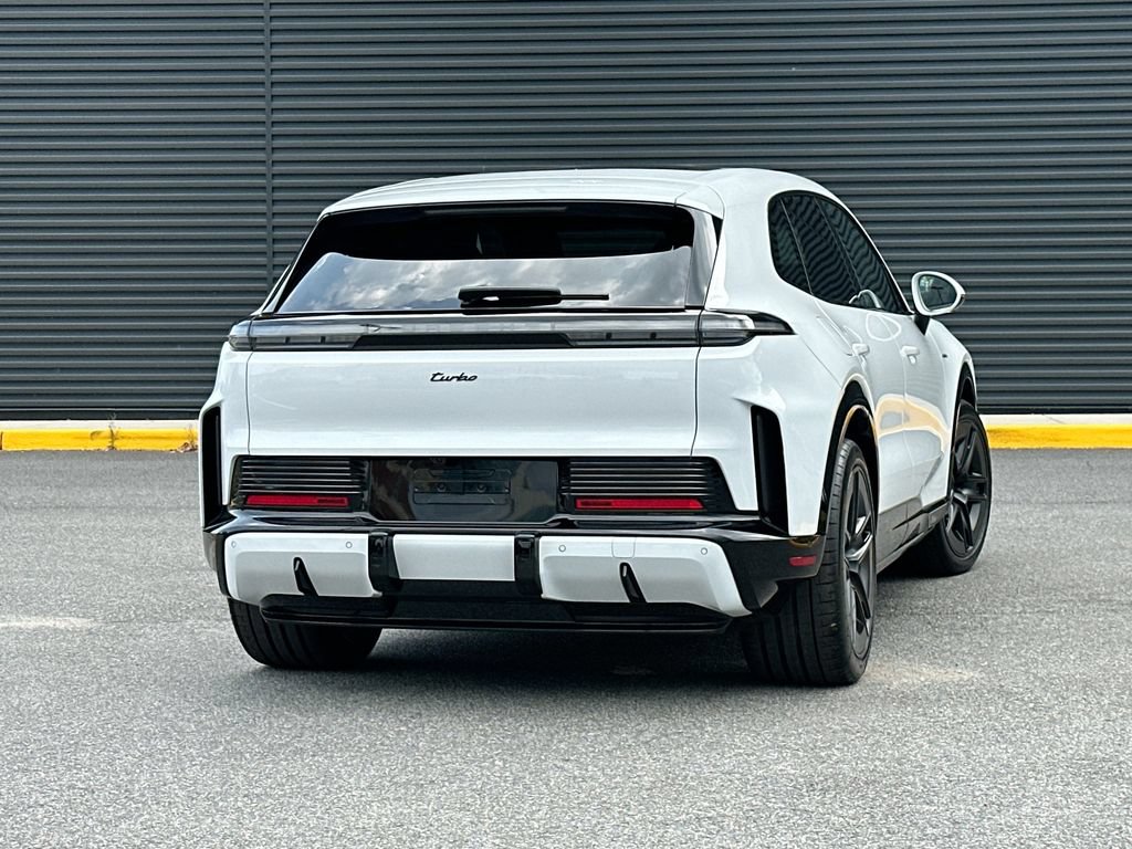 New 2026 Porsche Cayenne Turbo AWD/4WD image 9