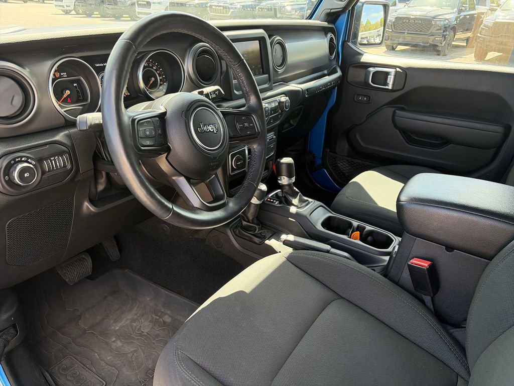 Used 2022 Jeep Wrangler Unlimited Sport AWD/4WD image 11