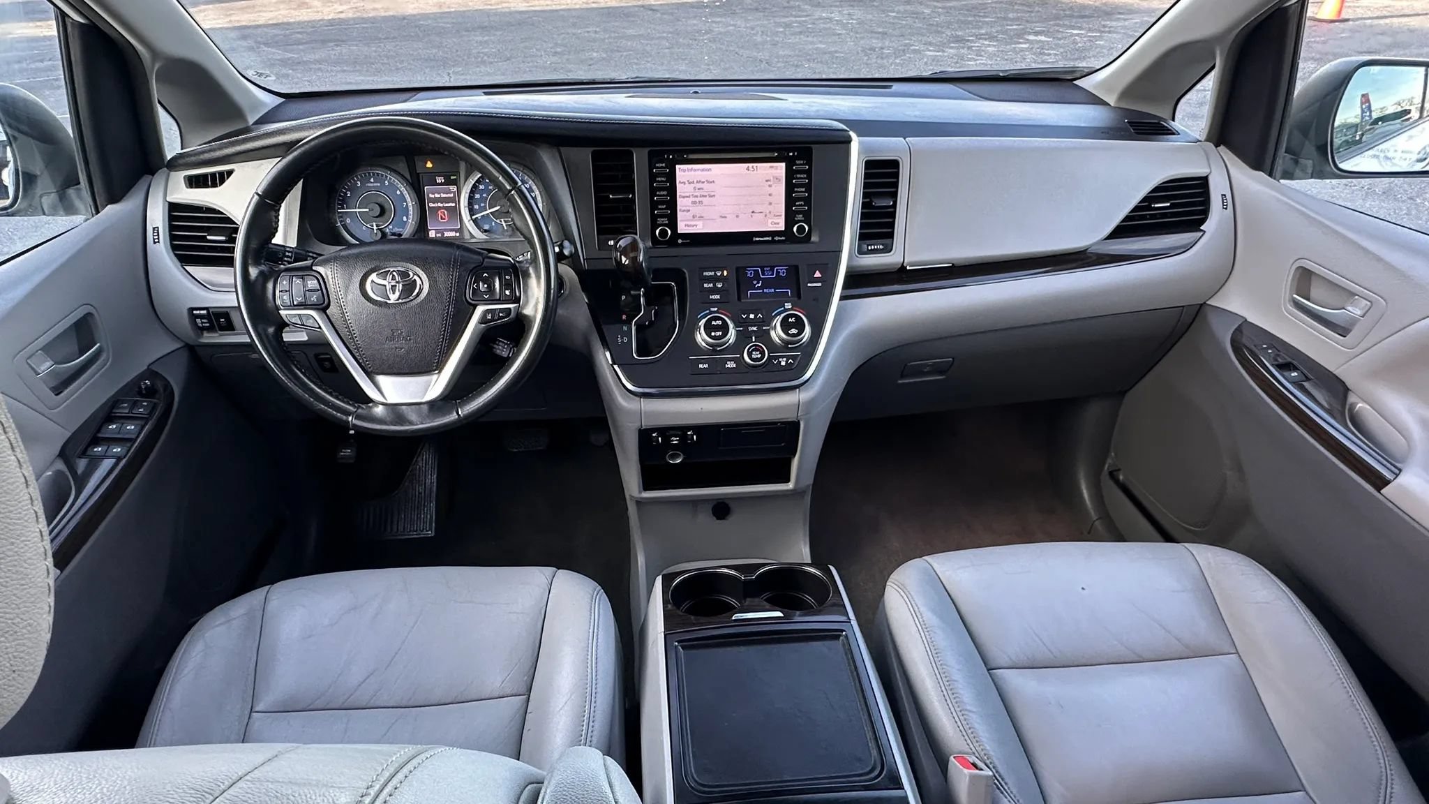 Used 2019 Toyota Sienna XLE w/ Protection Package FWD image 18