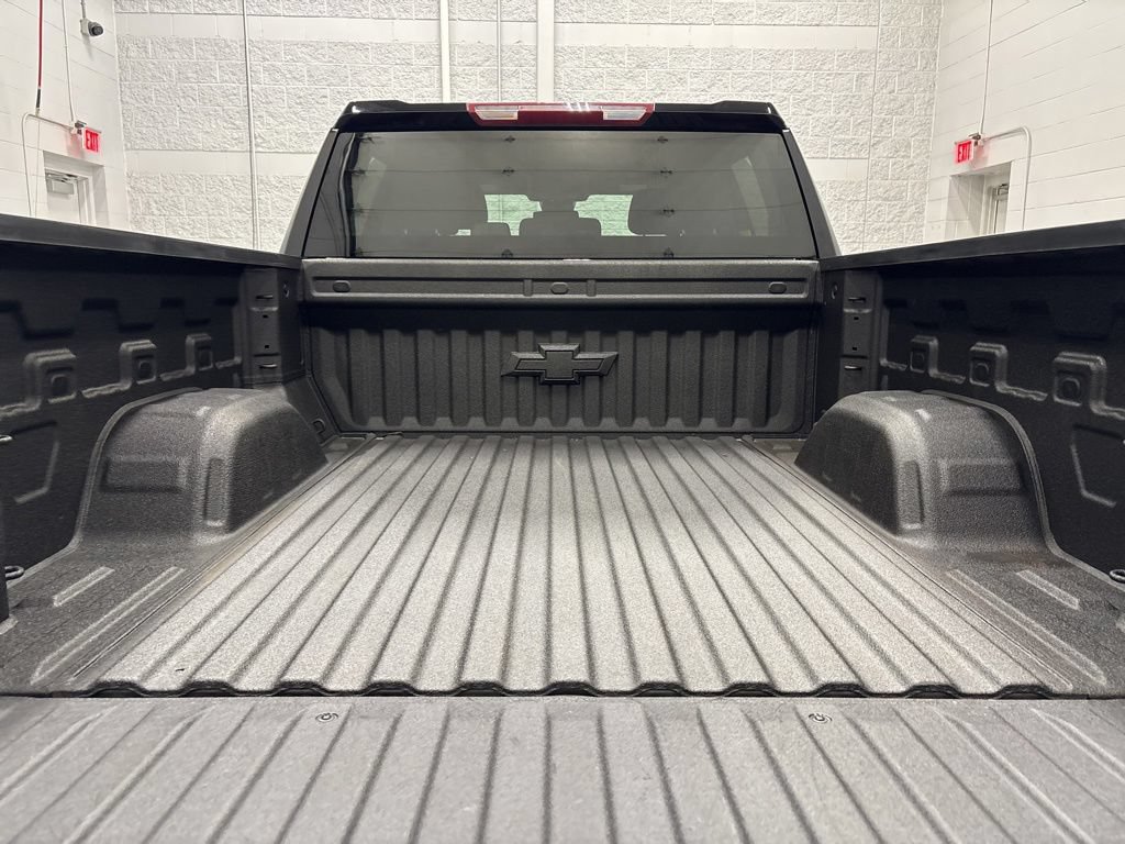 Used 2023 Chevrolet Silverado 1500 LT AWD/4WD image 6