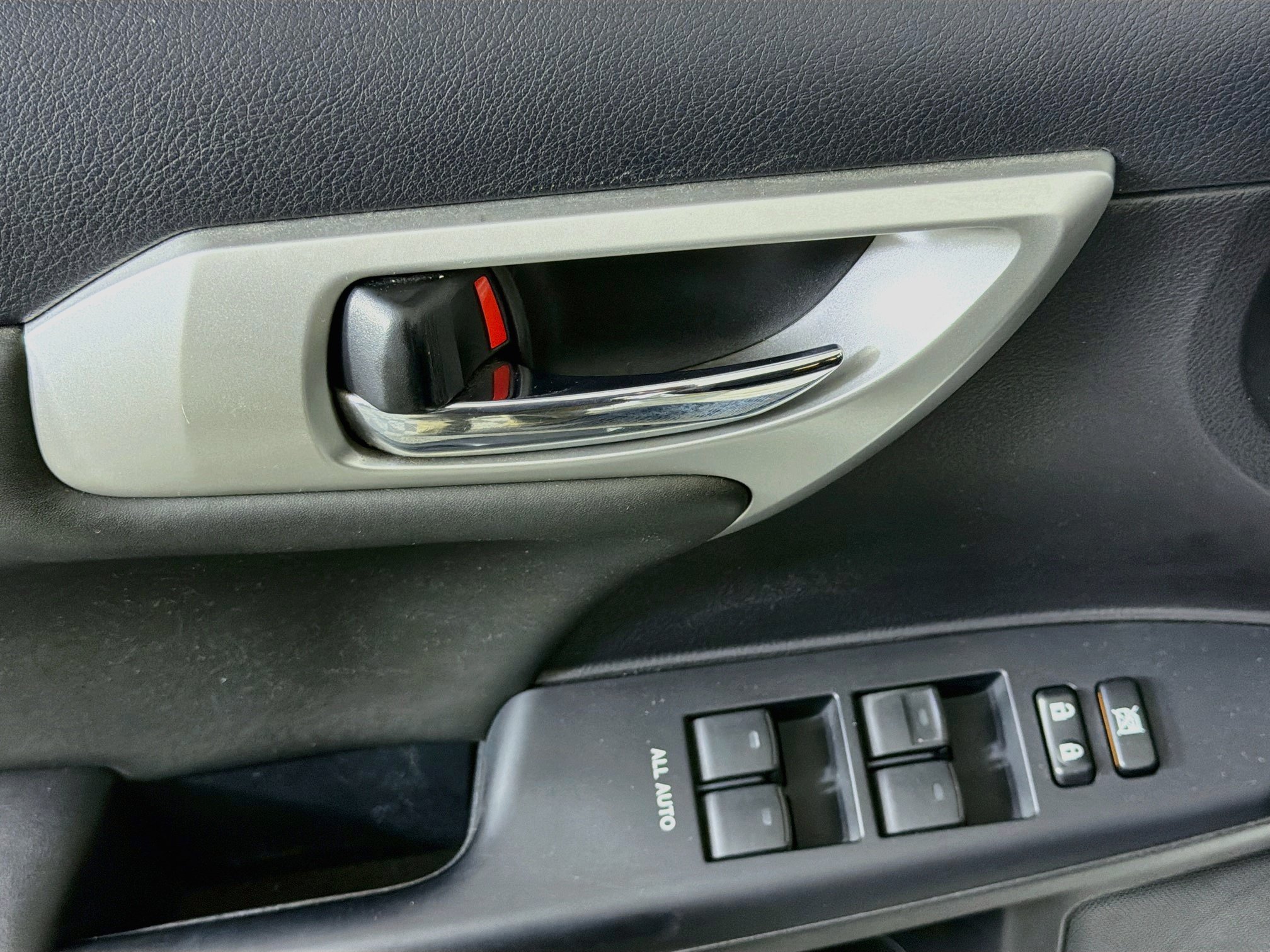 Used 2012 Lexus CT 200h Premium w/ Premium Audio Pkg FWD image 15