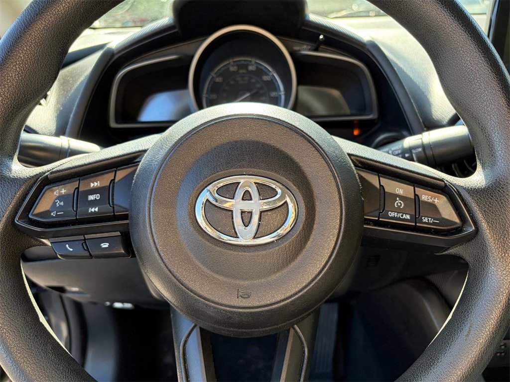 Used 2019 Toyota Yaris L image 25