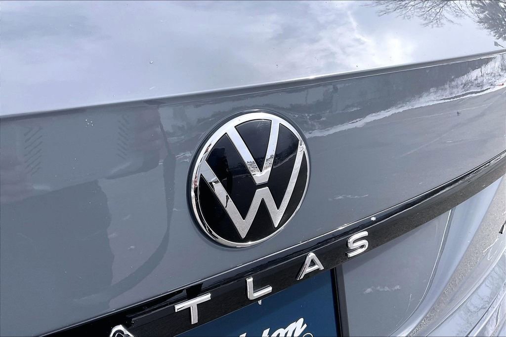 Used 2023 Volkswagen Atlas Cross Sport SEL R-Line image 8