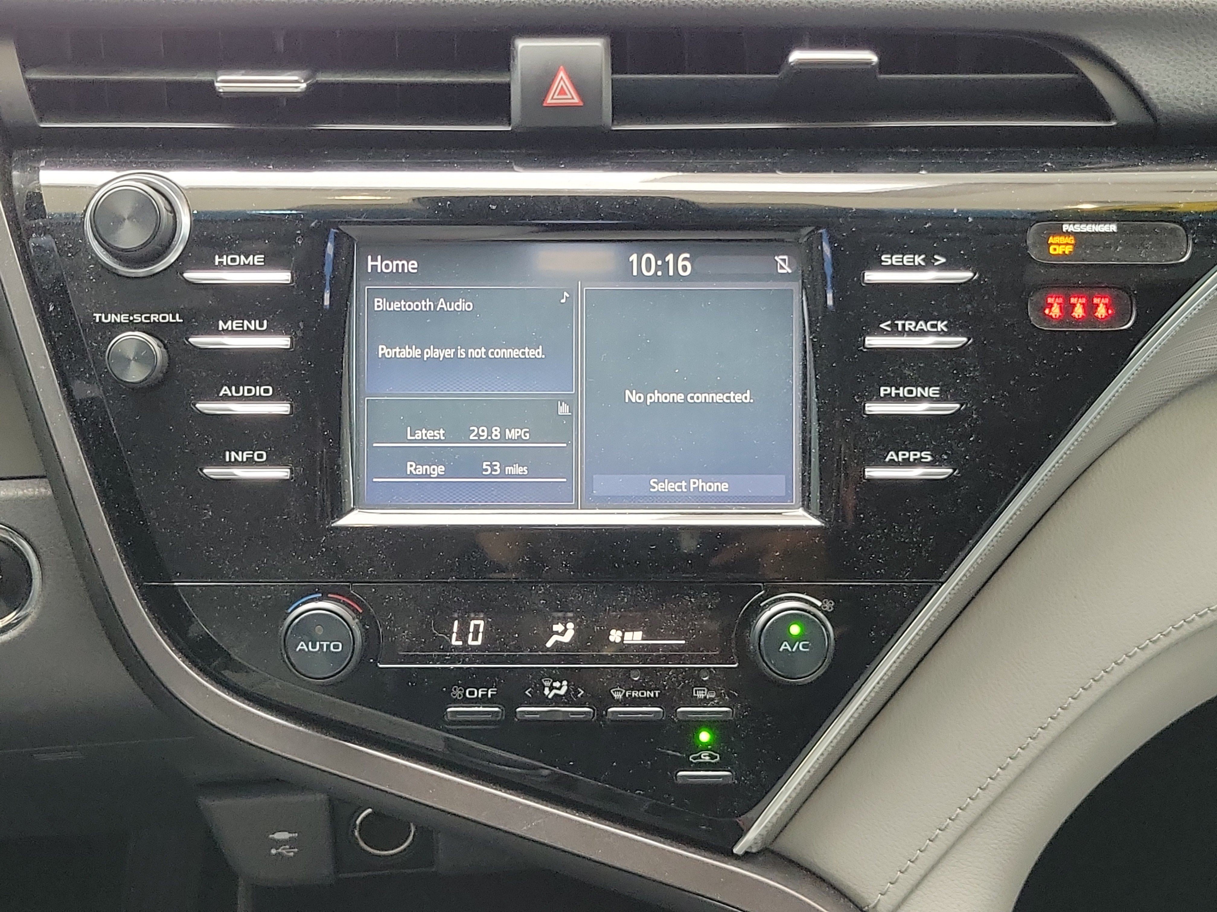 Used 2018 Toyota Camry SE w/ Convenience Package FWD image 14