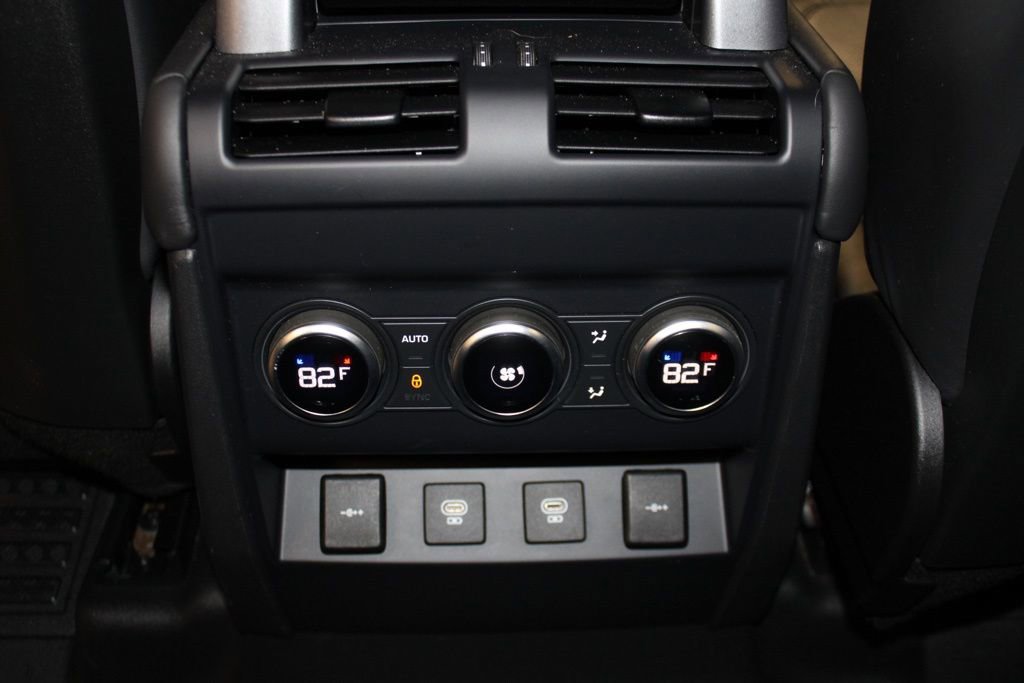 Used 2022 Land Rover Defender 110 XS Edition AWD/4WD image 42