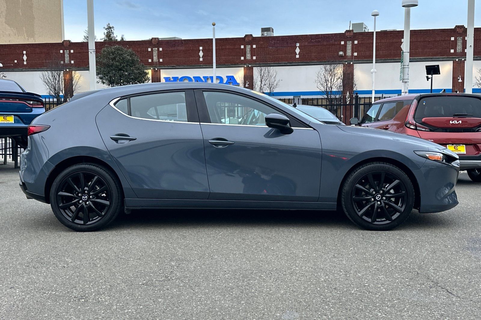 Used 2022 MAZDA MAZDA3 s image 3