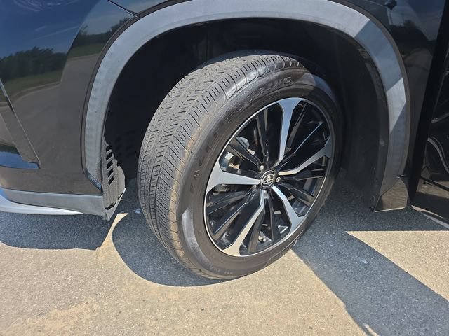 Used 2021 Toyota Highlander XSE FWD image 33
