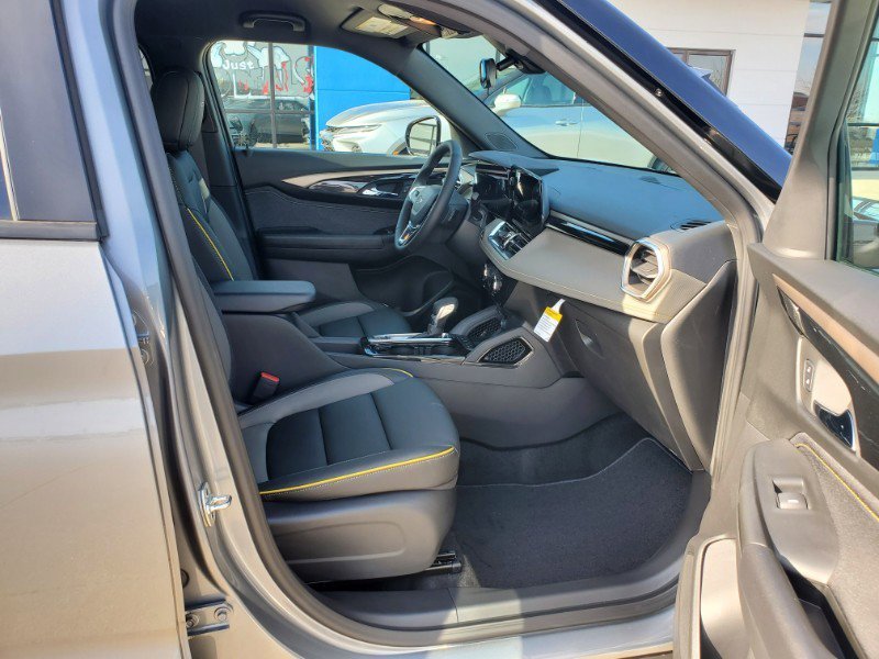 Used 2024 Chevrolet TrailBlazer ACTIV w/ Driver Confidence Package FWD image 16