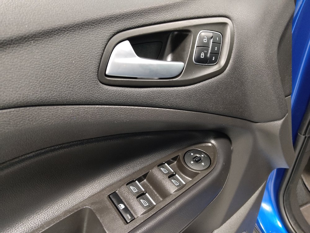 Used 2019 Ford Escape Titanium AWD/4WD image 27