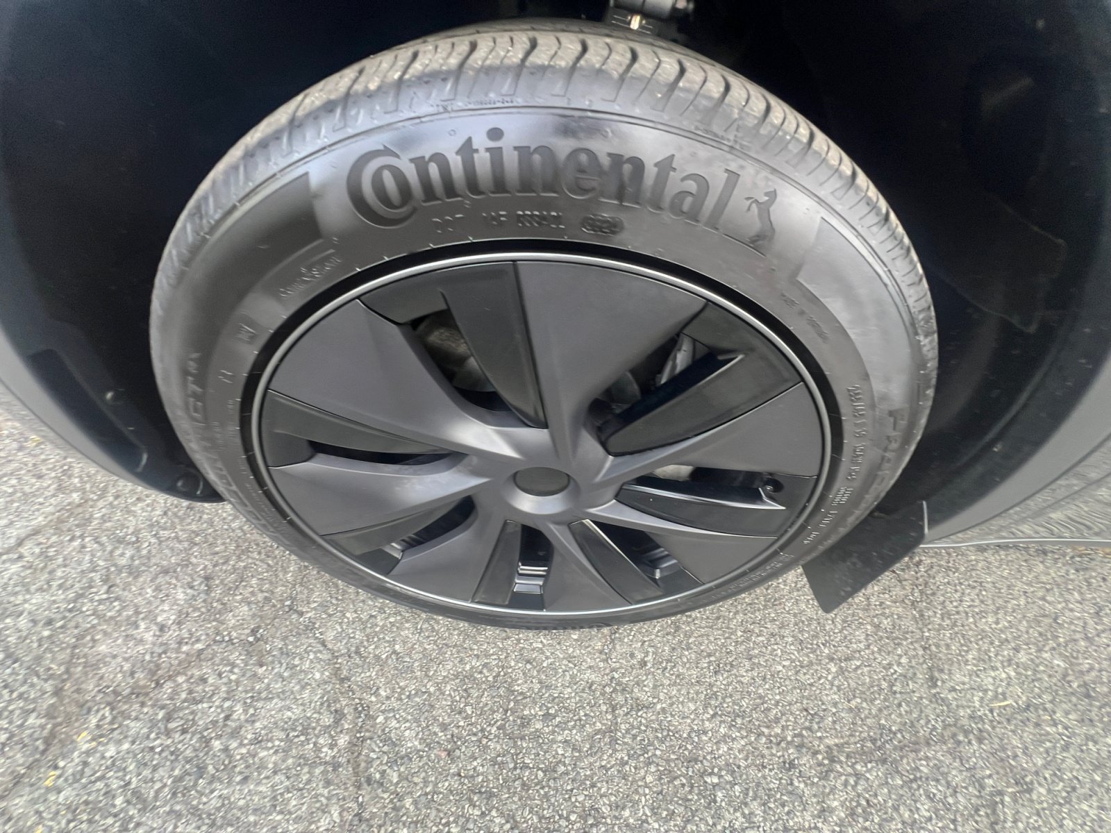 Used 2025 Tesla Model Y Long Range RWD image 29