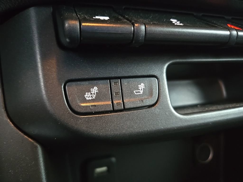 Used 2016 GMC Canyon SLE w/ All Terrain Package image 18