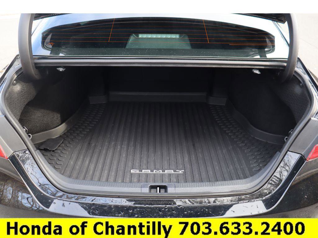 Used 2024 Toyota Camry SE image 24