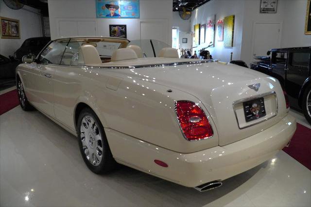 Used 2008 Bentley Azure image 9