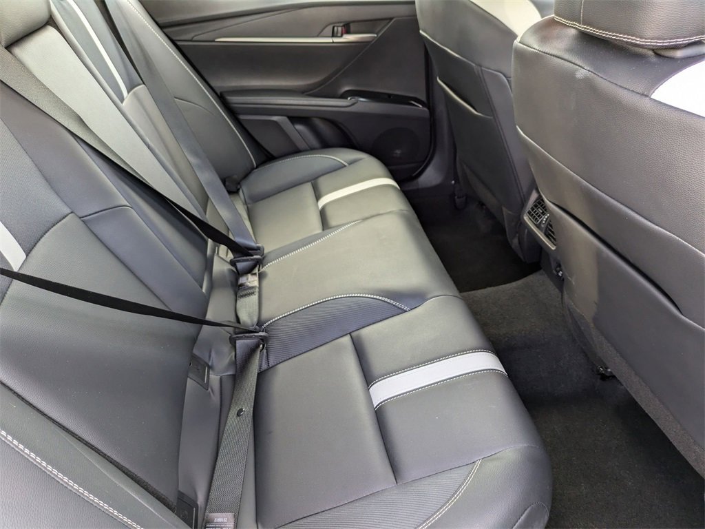 Used 2025 Toyota Camry SE image 30