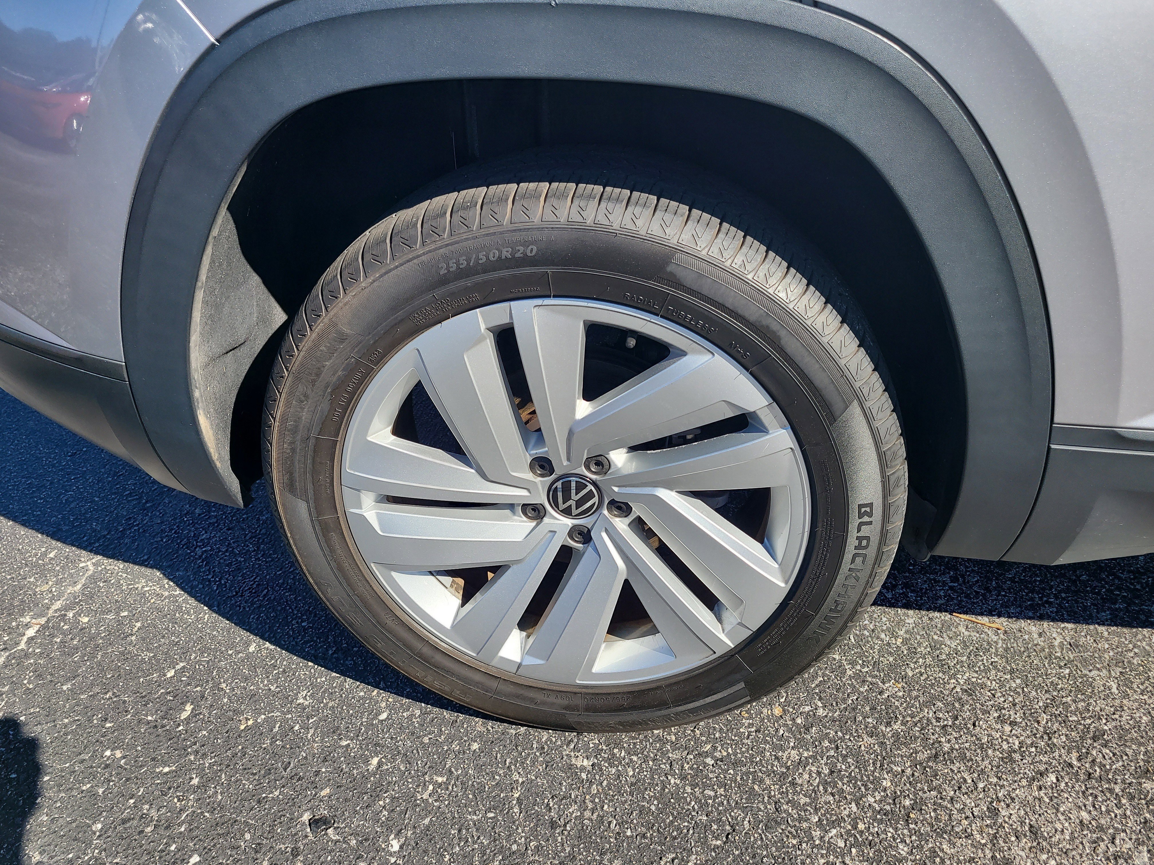 Used 2021 Volkswagen Atlas Cross Sport SE image 9