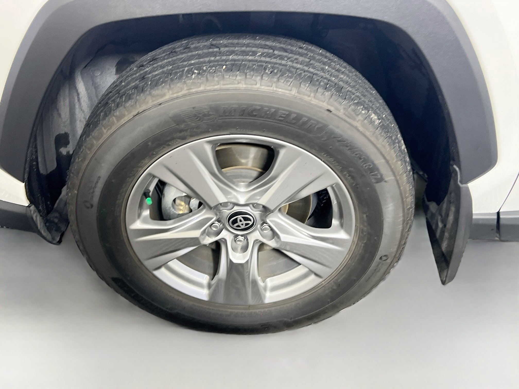 Used 2024 Toyota RAV4 XLE FWD image 13