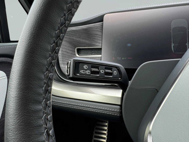 Used 2024 Rivian R1S Adventure image 27