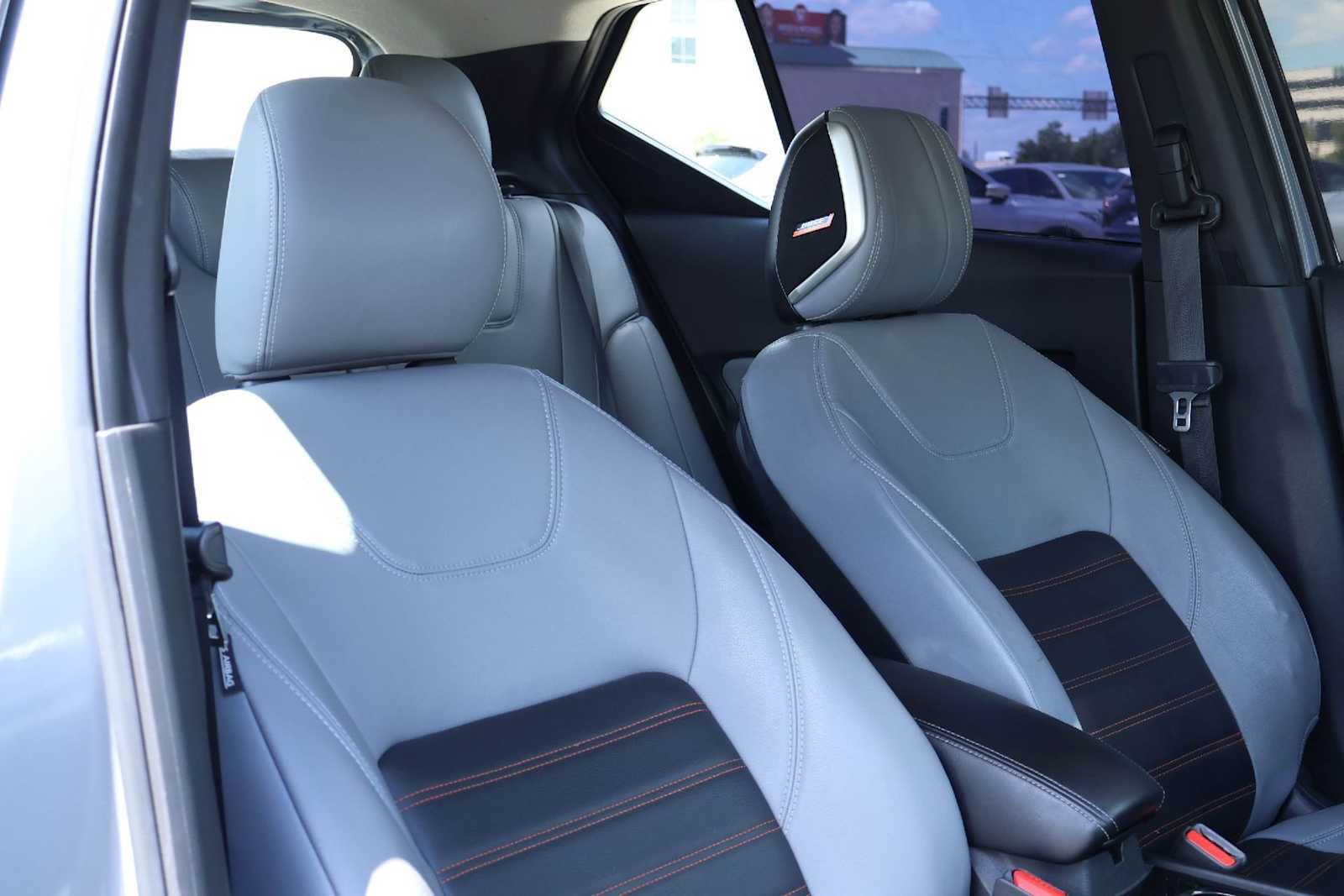 Used 2023 Nissan Kicks SR w/ SR Premium Package FWD image 14