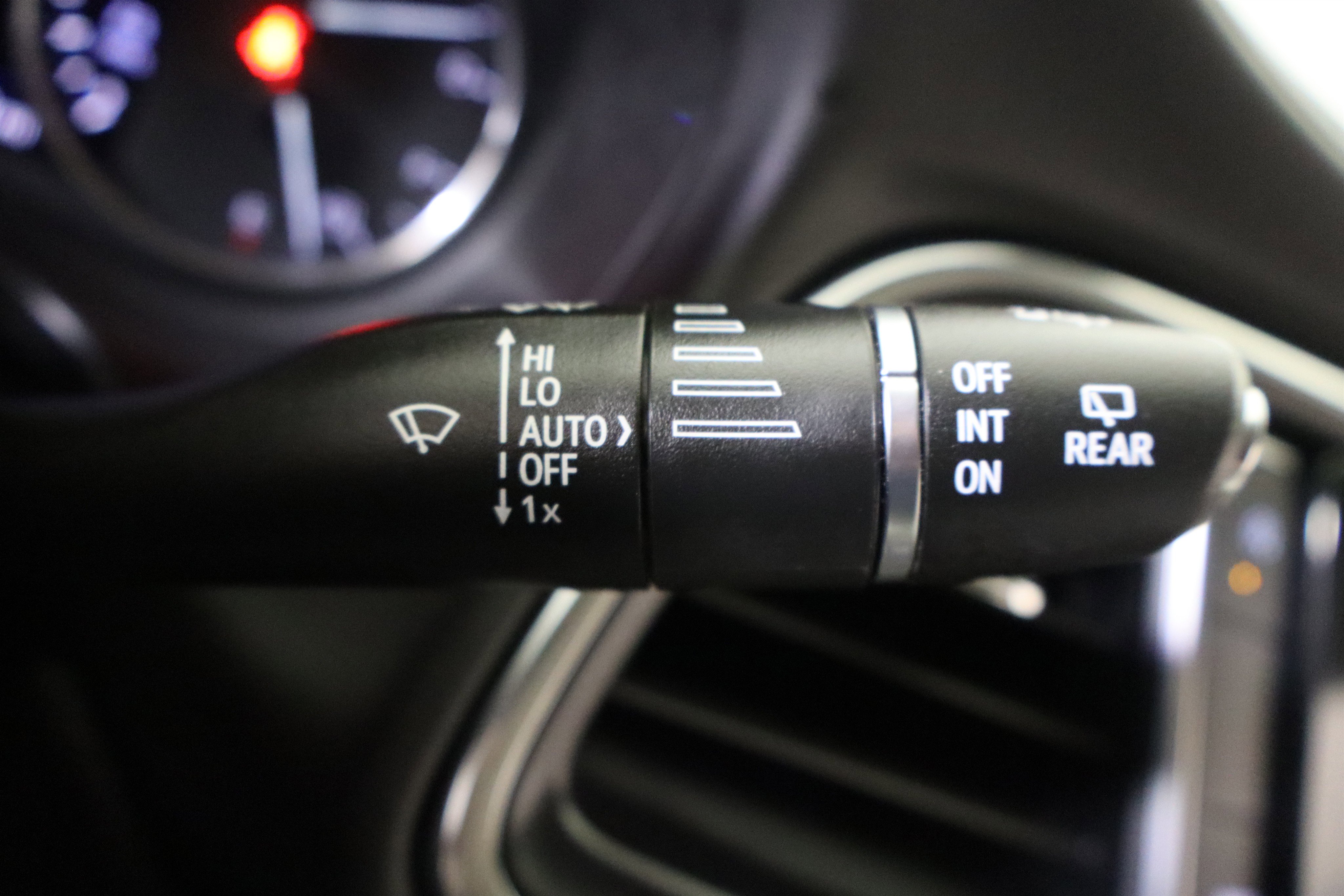 Used 2023 Buick Enclave Avenir w/ Avenir Technology Package image 32