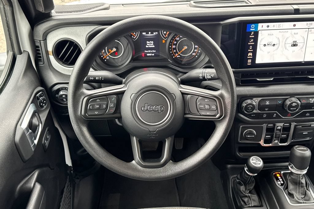 Used 2025 Jeep Gladiator Sport AWD/4WD image 16