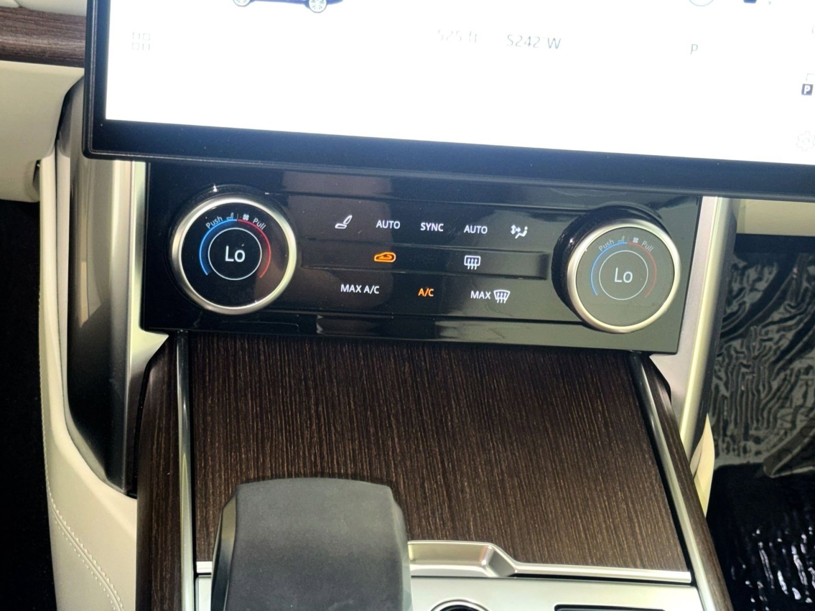 Used 2022 Land Rover Range Rover SE AWD/4WD image 21